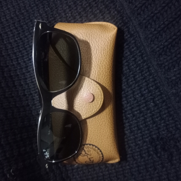 Ray-Ban Black Sunglasses with Tan Case